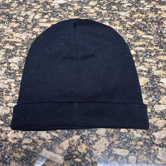 Stylish Black Knit Beanie with Logo - Picture 2 of 3